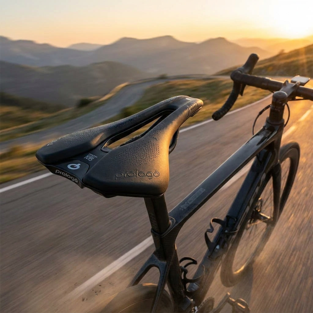 Prologo Scratch M5 PAS Fahrradsattel 140 mm schwarz. Ergonomischer Rennradsattel für Komfort und Leistung auf langen Touren.