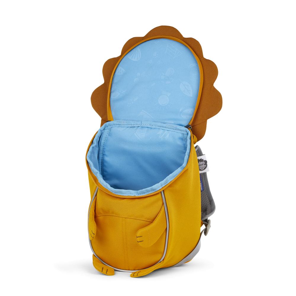 Affenzahn Kleiner Freund Löwe Kinderrucksack 4L Volumen, 220g, für Kinder ab 1 Jahr, nachhaltig aus recyceltem PET, reflektierende Details, personalisierbare Ziehzunge
