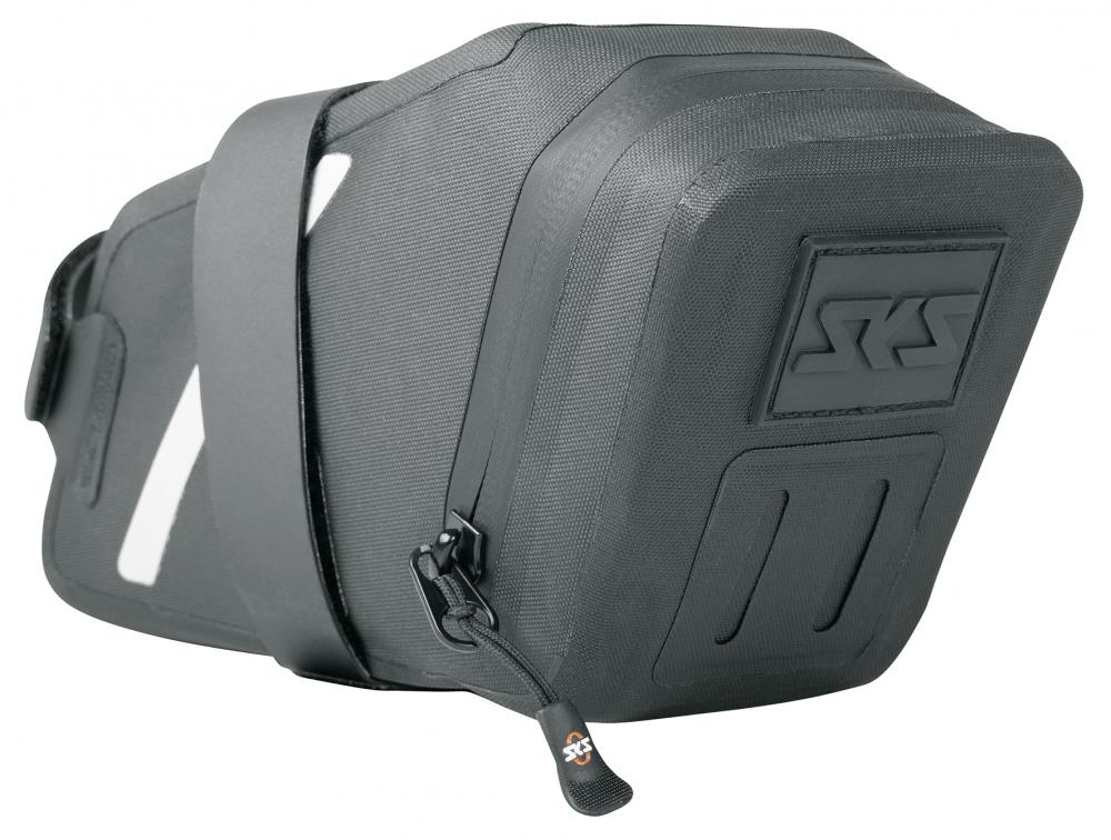 SKS Trail Saddlebag M Satteltasche schwarz, 900 ml, spritzwasserdicht, 115 g, 200 x 70 x 110 mm, reflektierende Elemente, Rücklichthalterung