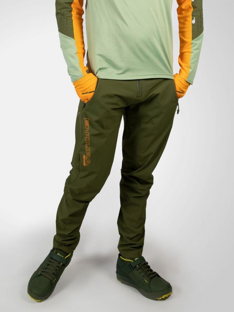 Endura MT500 Burner Lite Hose, olivgrün, Größe XL, leichte 4-Wege-Stretch-Radhose für Herren, ideal für warme Tage, kompatibel mit Knieprotektoren und Clickfast Innenhosen