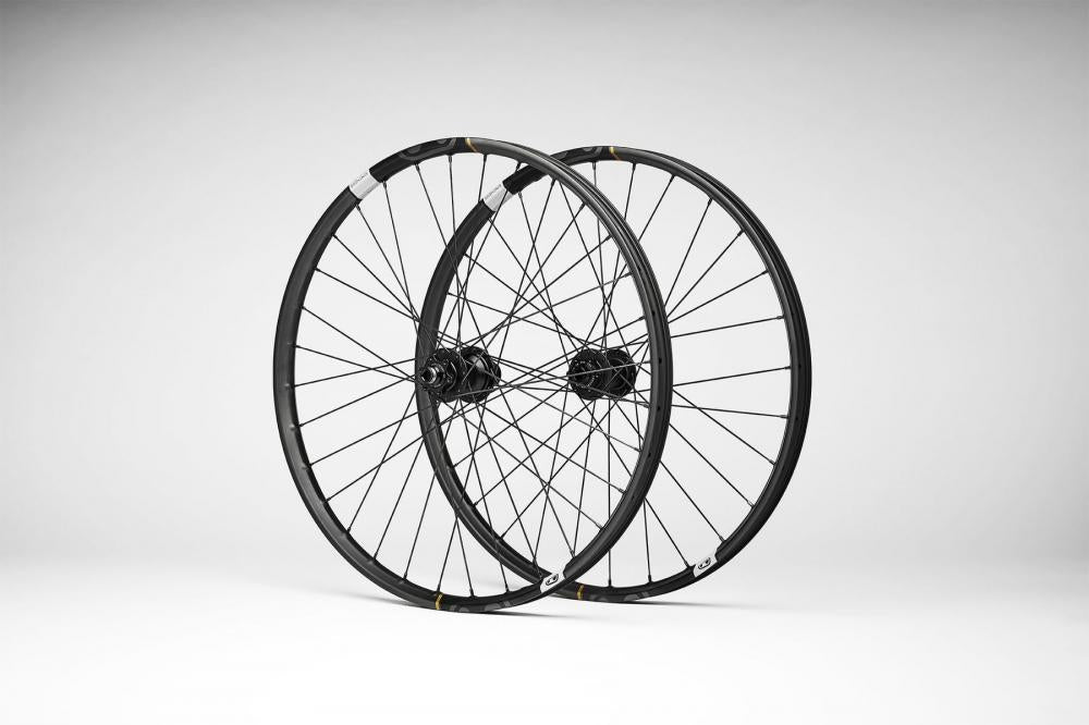 Crankbrothers Synthesis Carbon E-BIKE BOOST 29Zoll Laufradsatz in Schwarz, Tubeless Ready, Shimano HG.
