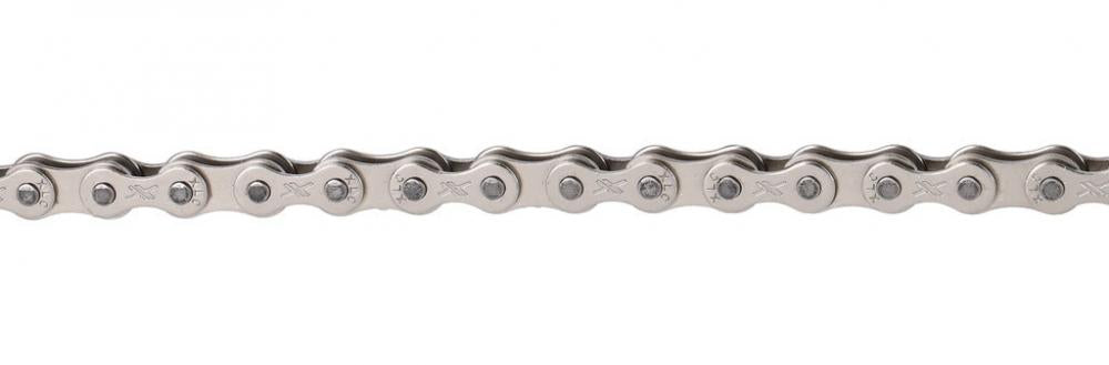 XLC Kette CC-C12 11-fach Fahrradkette, silber, mit 114 Gliedern auf weißem Hintergrund.