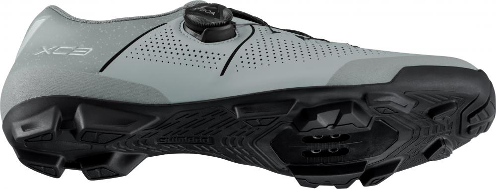 SHIMANO XC302 MTB SPD Fahrradschuhe grau für Herren/Damen, Größe 48, mit BOA-Verschluss und Profilsohle.
