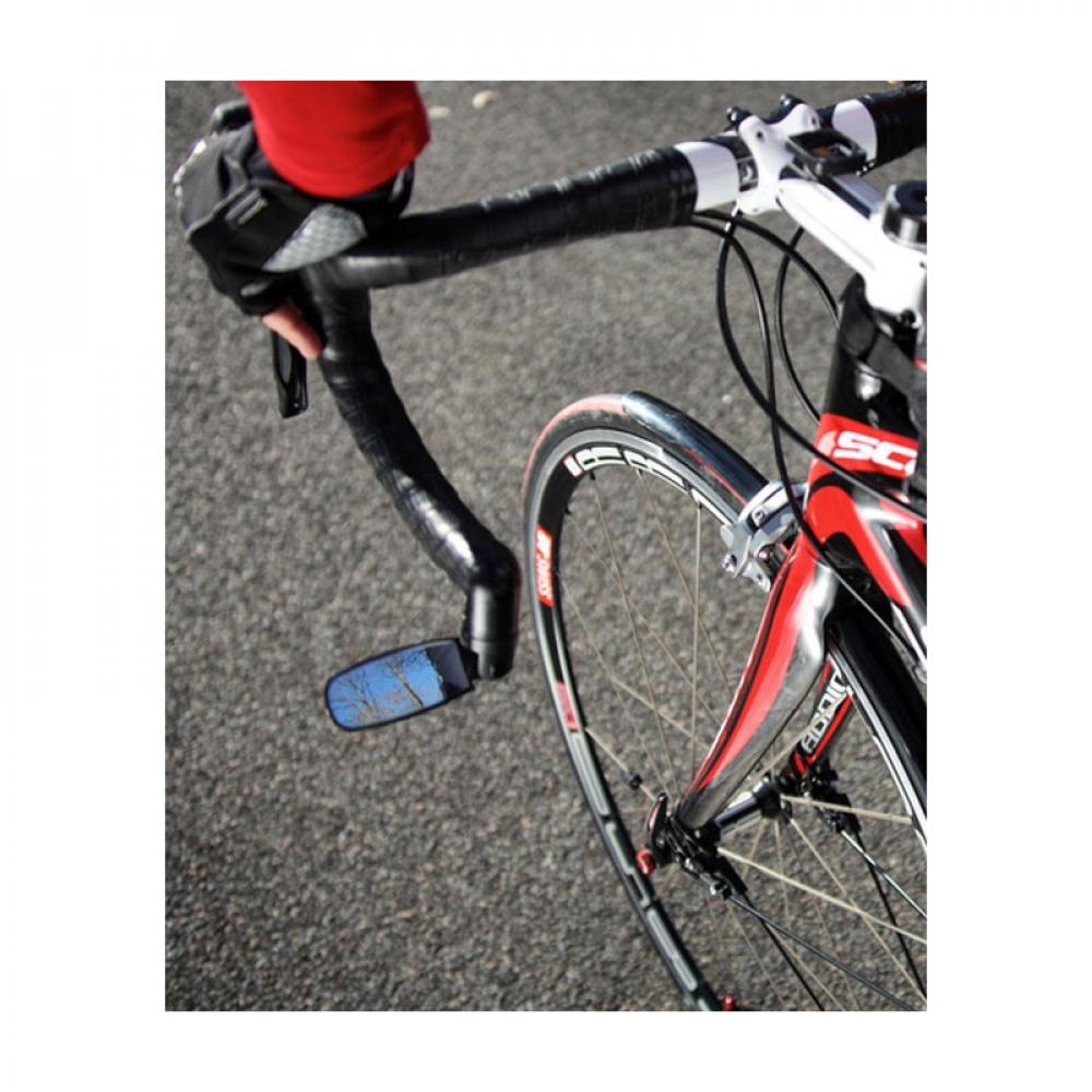 Zéfal Spin 15 Fahrradspiegel am Rennrad-Lenker montiert, einklappbar und 360 Grad drehbar für mehr Sicherheit.