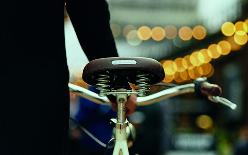 Brauner Selle Royal Ondina Classic Fahrradsattel mit Royalgel für entspannte Sitzposition.