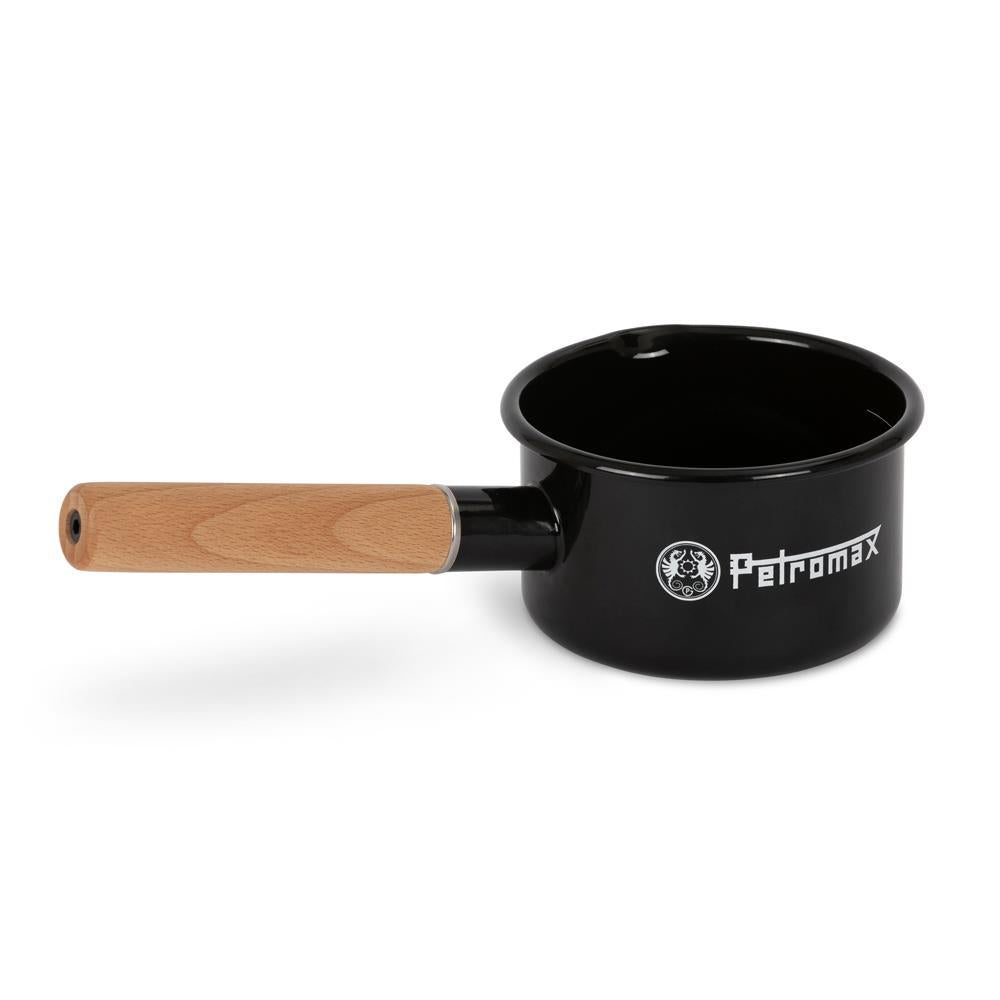 Petromax Emaille Stieltopf 1 Liter schwarz Leichter, robuster Topf mit kratzfester Oberfläche, Innenskalierung und Holzgriff als Hitzeschutz, ideal für Camping und alle Herdarten