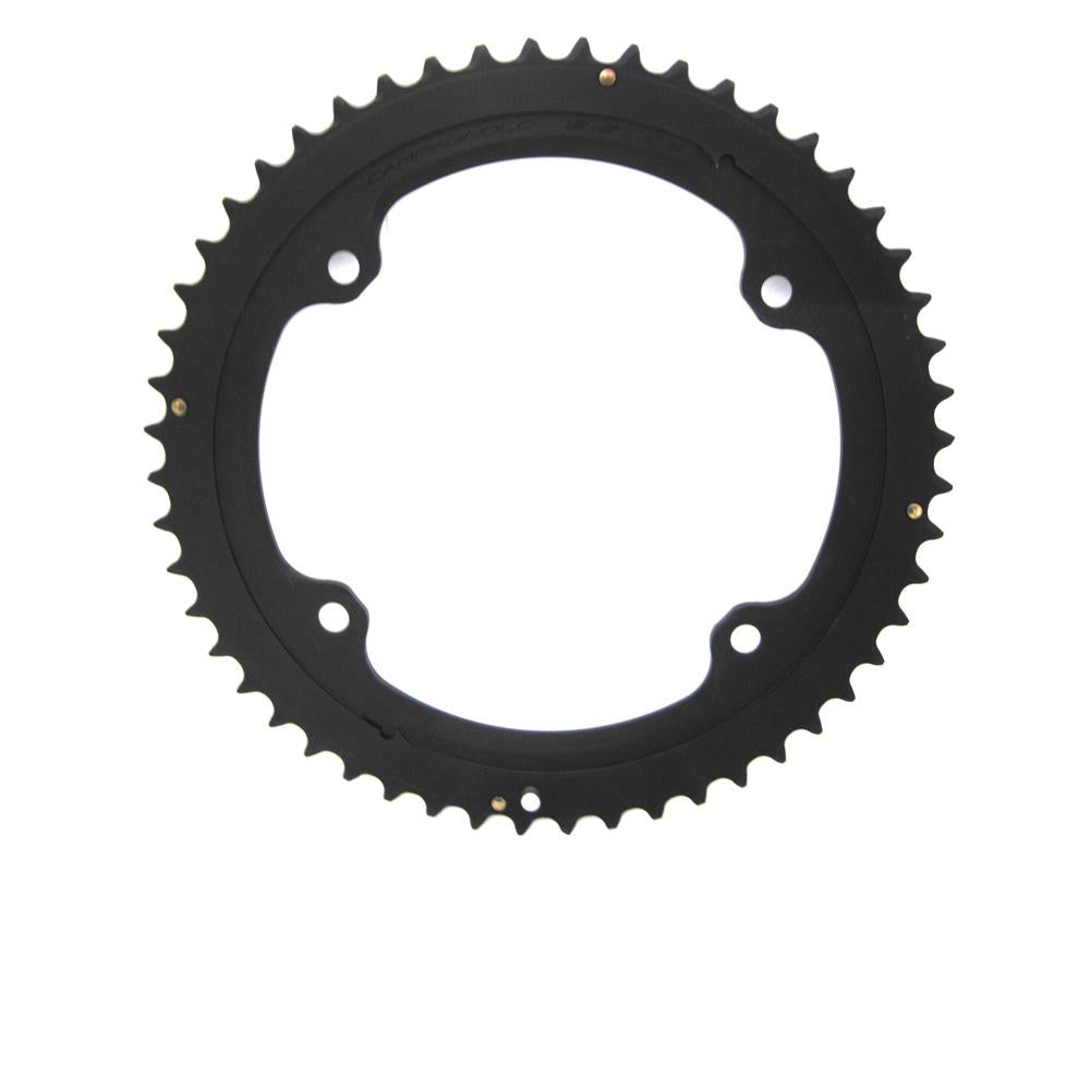 Schwarzes Campagnolo Super Record 12s Kettenblatt 52z, 112mm Lochkreis, für Rennräder, isoliert auf weiß.