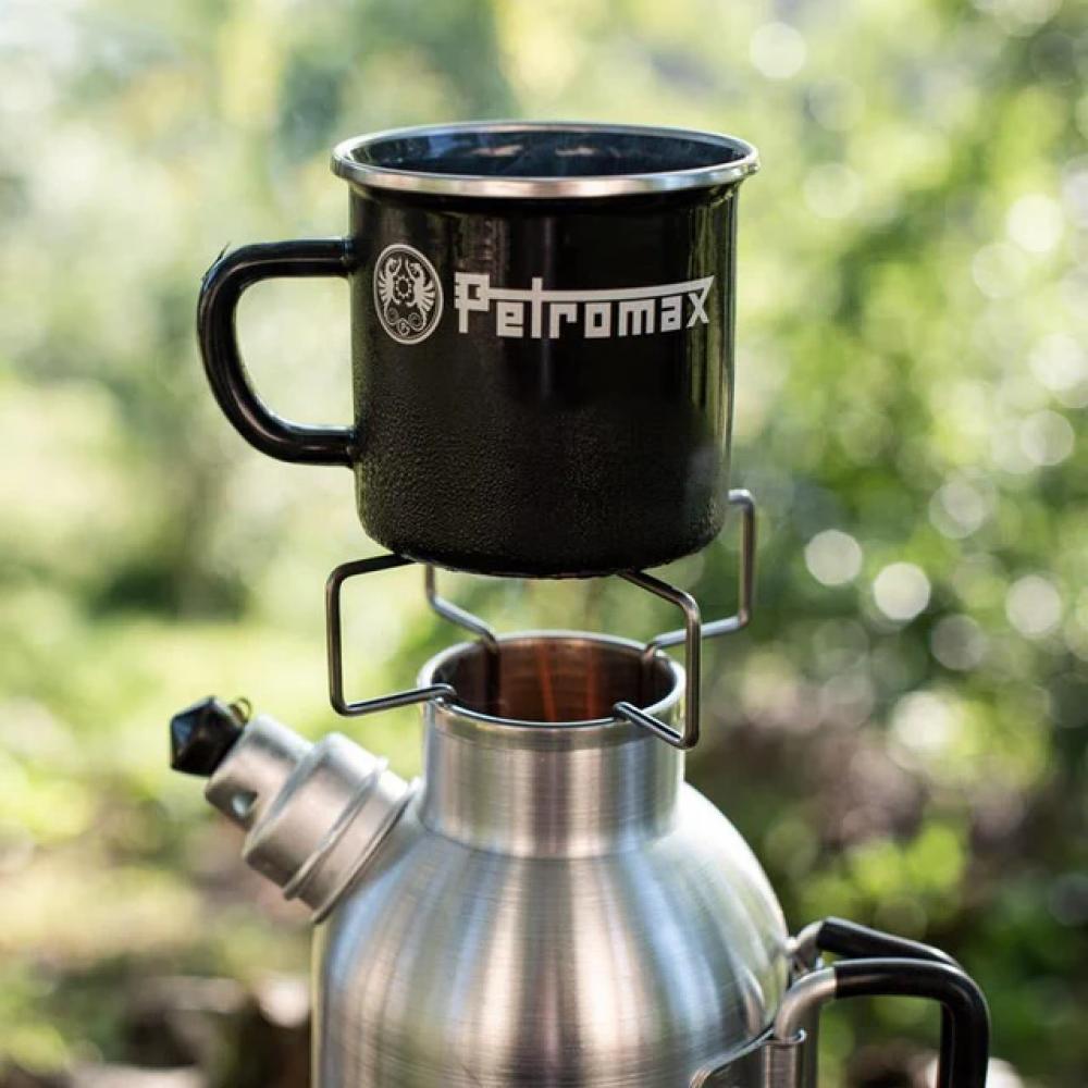 Petromax Emaille-Becher PX-MUG-S, schwarz, 370 ml robuster, hitzebeständiger und kratzfester Outdoor-Kaffeebecher aus emailliertem Stahl mit Edelstahlrand, ideal für Camping und Trekking