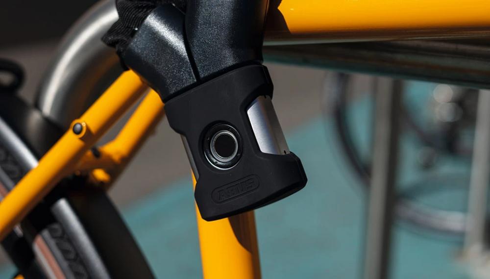 ABUS Kettenschloss YARDO 7807F/85 Fingerprint, 7 mm Stahlkette, 85 cm, IP66/IP68, schwarz, Sicherheitslevel 8, 20 Fingerabdrücke speicherbar