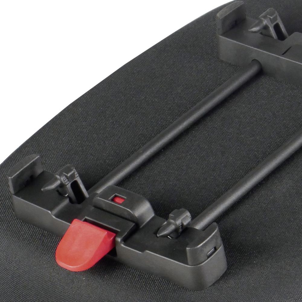 KLICKfix Fahrradkorb Carrybag GT dots Unterseite mit Racktime Adapter und rotem Entriegelungshebel.