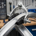 Promax V-Brake Bremsschuhe schwarz für Alufelge am Fahrrad. Detailansicht.