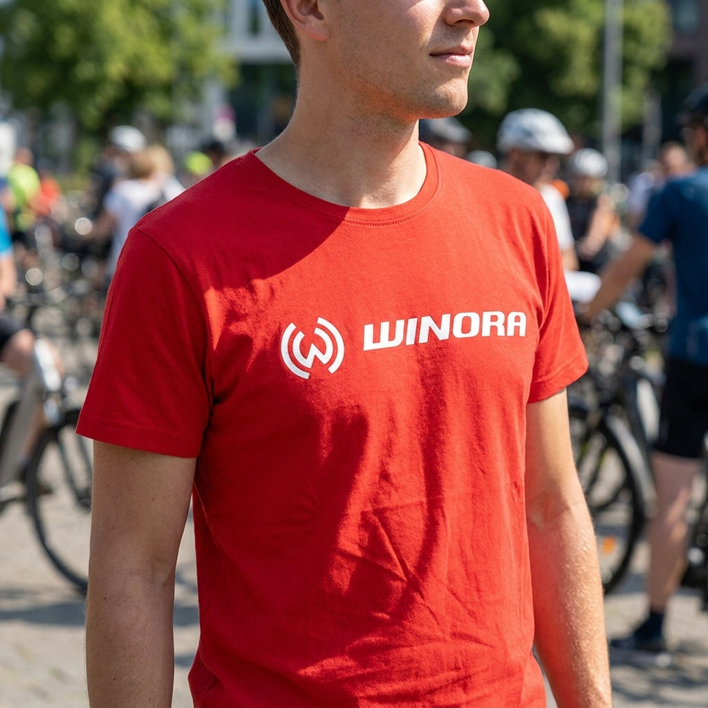 Winora Promoshirt rot XXXL. Bequemes Unisex T-Shirt aus Baumwoll-Jersey mit prominentem Winora Logo auf der Brust.