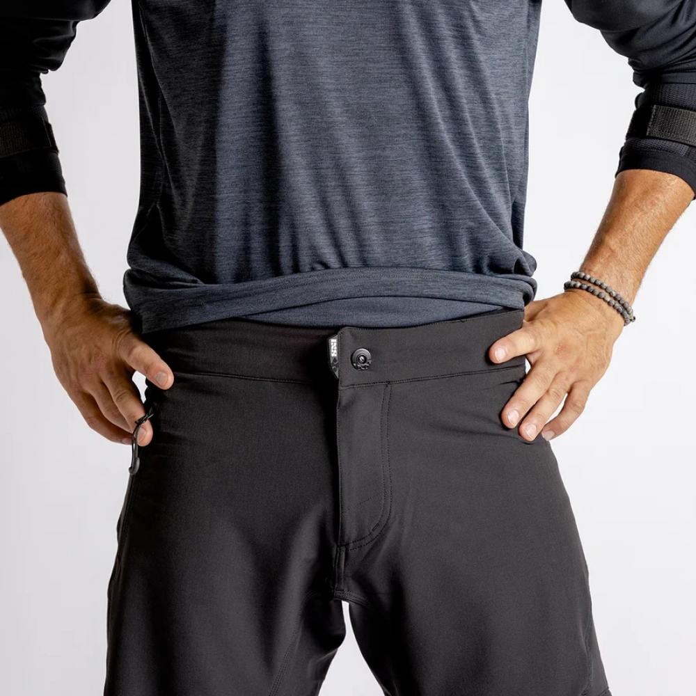 IXS Sports Division iXS Carve Evo Shorts S black - flexible MTB-Shorts mit 4-Wege-Stretch