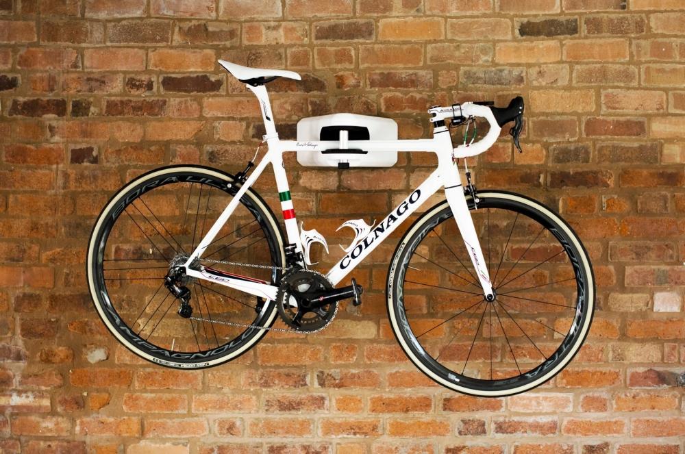 Hiplok AIRLOK Fahrrad-Wandhalterung mit Schloss - gehärteter Stahl - 30 Millimeter Sperrbolzen - Sold Secure Diamond - Innen Außen - grau