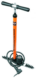 Orange SKS Rennkompressor Standpumpe mit Multivalve-Kopf, Präzisionsmanometer, Stahlzylinder und Gussfuß.