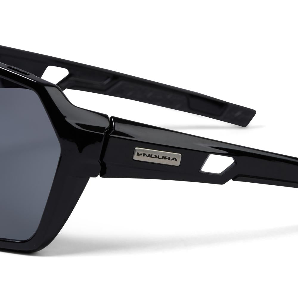 Endura SingleTrack MTB Brille Schwarz OneSize - REVO & Klarlinsen, Anti-Beschlag, UV400, inkl. Etui