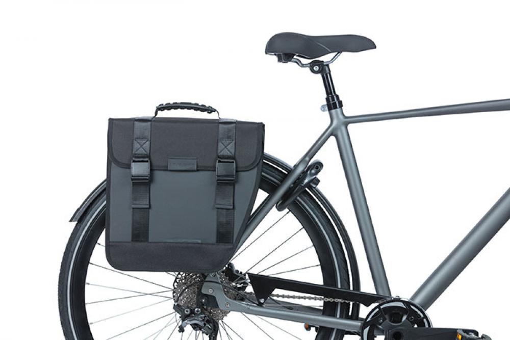 Basil Seitentasche Tour Waterproof Single rechts schwarz 34x14x34 cm 14l - Gepäckträgertasche - Fahrradtasche