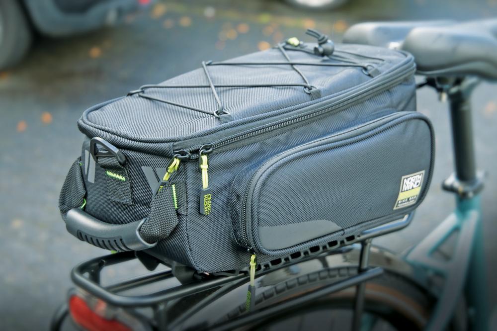 Northwind Smartbag Classic, schwarz  10 Liter Gepäckträgertasche mit ausklappbaren Seitentaschen, MonkeyLoad-Befestigung, wasserabweisend, inkl. Regenhülle.