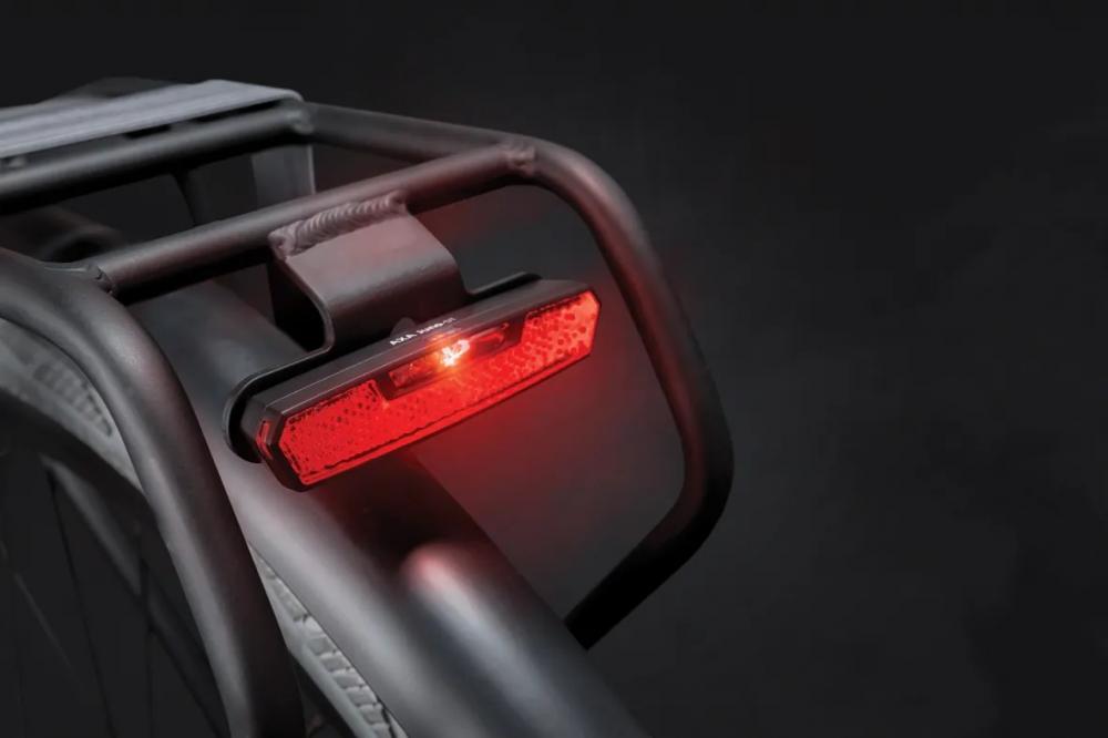 AXA Juno Steady Dynamo-Rücklicht 80mm - Standlicht LED Fahrrad-Rücklicht schwarz StVZO