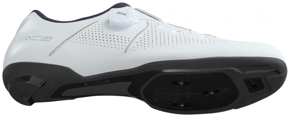 Weißer SHIMANO RC302 Rennradschuh mit BOA-Verschluss und SPD-SL Sohle.