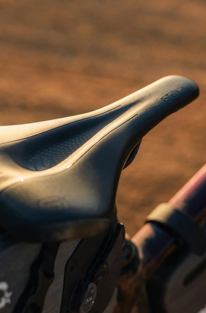 ERGOWAVE SQlab 614 ERGOWAVE® active 2.1 Sattel 13 cm - ergonomisch für Gravelbikes Kevlarbezug Tube Streben schwarz perfekte Druckentlastung und Komfort - Fahrradsattel