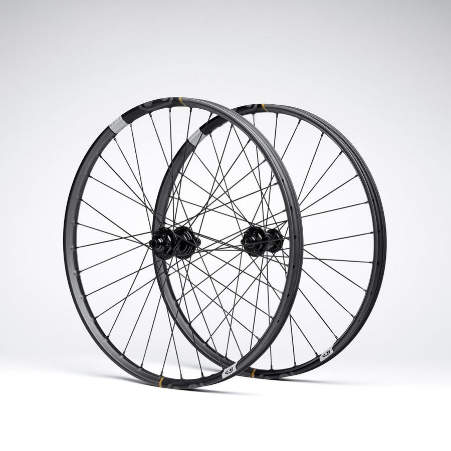 Crankbrothers Synthesis Carbon DH11 BOOST I9 Hydra Tubeless Ready Laufradsatz, 27.5Zoll , 110x20--157x12mm, SRAM XD, black