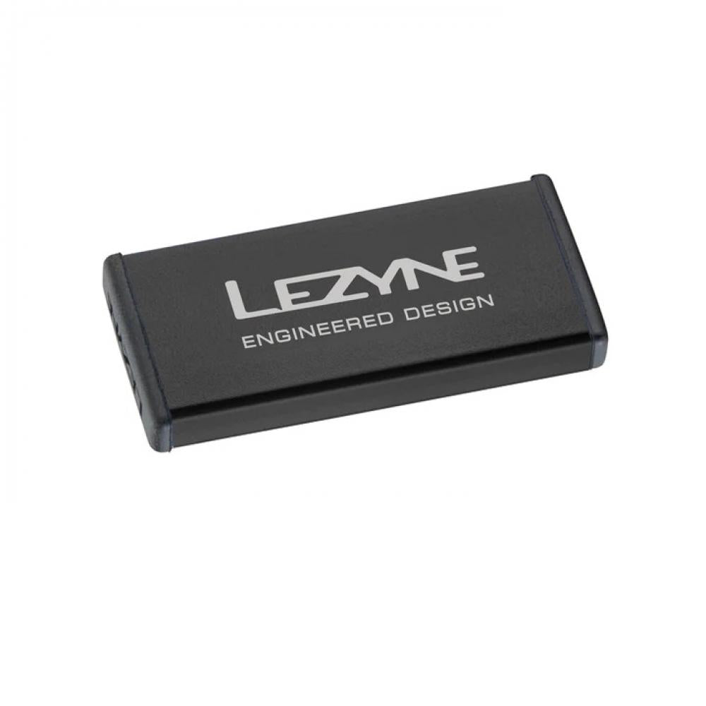 Lezyne Reparaturset METAL Kit Alu 6 Schlauchflicken 1 Anrauher seitliche Öffnung schwarz