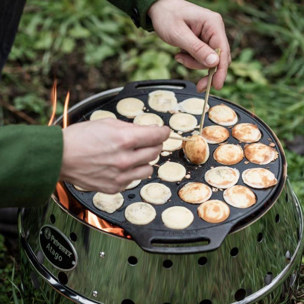 Petromax Poffertjespfanne Gusseisen Ø30cm für 30 Mini-Pfannkuchen, optimale Wärmeverteilung, geeignet für Feuer, Ofen und Herd