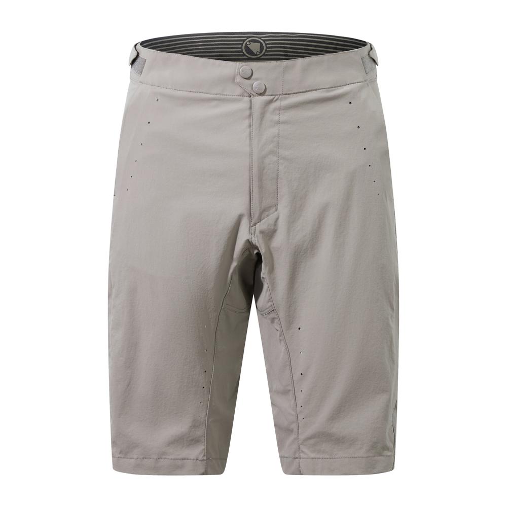 Endura GV500 Foyle Short fossil M - schlank geschnittene Radhose, optimiert für Gravel, perfekt kombinierbar mit GR500 Reiver Bibshort, leicht, robust und komfortabel