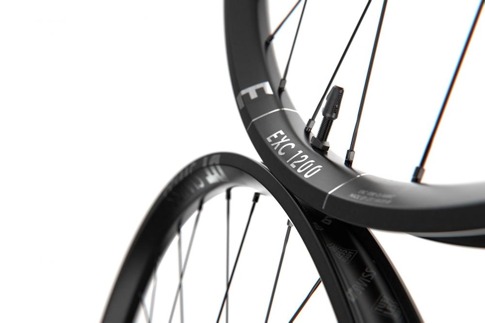 DT Swiss Laufrad EXC 1200 Classic 27,5" 584 x 30 mm Schwarz - Carbon-Enduro-Laufrad neueste Version