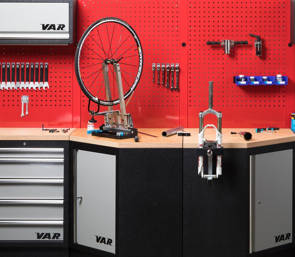 VAR Werkzeuglochwand MO-52236 für Eckschrank 1052 800 Rot - modulare Werkstattlösung