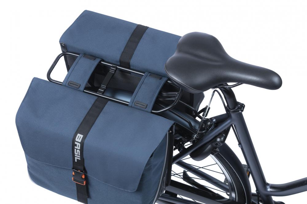 Basil Doppeltasche Forte Double Bag, 35 Liter, blau/schwarz, wasserabweisend, reflektierend, Klickverschluss, ideal für Gepäckträger, robuste Verarbeitung