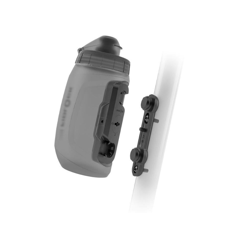 Fidlock TWIST Bottle 450 ml mit Bike Base  kompakte, magnet-mechanische Trinkflasche für enge Fahrradrahmen, BPA-frei, spülmaschinengeeignet, inklusive Staubschutzkappe