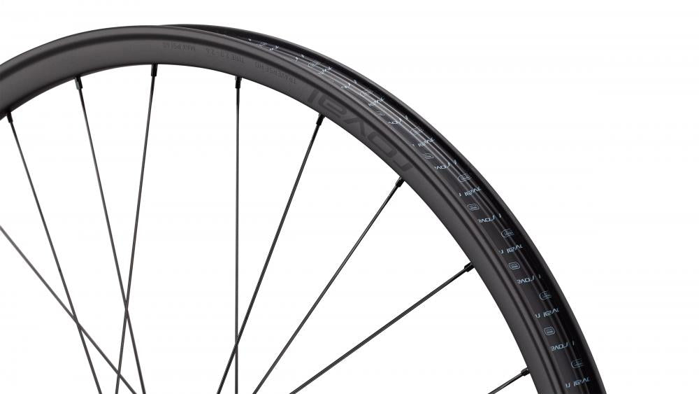 TRAVERSE Specialized TRAVERSE HD 240 27.5 6B 27.5 REAR SATIN CARBON/GLOSS BLACK - modernes Enduro-Hinterrad - Felge - Laufrad