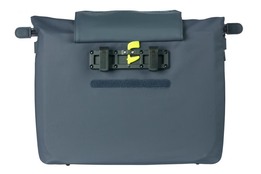 Basil Manhattan 12 Liter Fahrradtasche / Schultertasche - wasserdichtes Recycled-Polyester, gepolstertes Laptopfach, Hook-On System