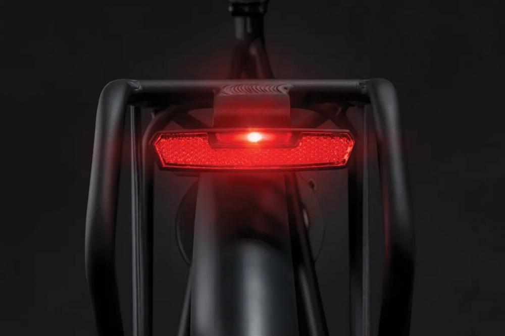 AXA Juno Steady Dynamo-Rücklicht 80mm - Standlicht LED Fahrrad-Rücklicht schwarz StVZO