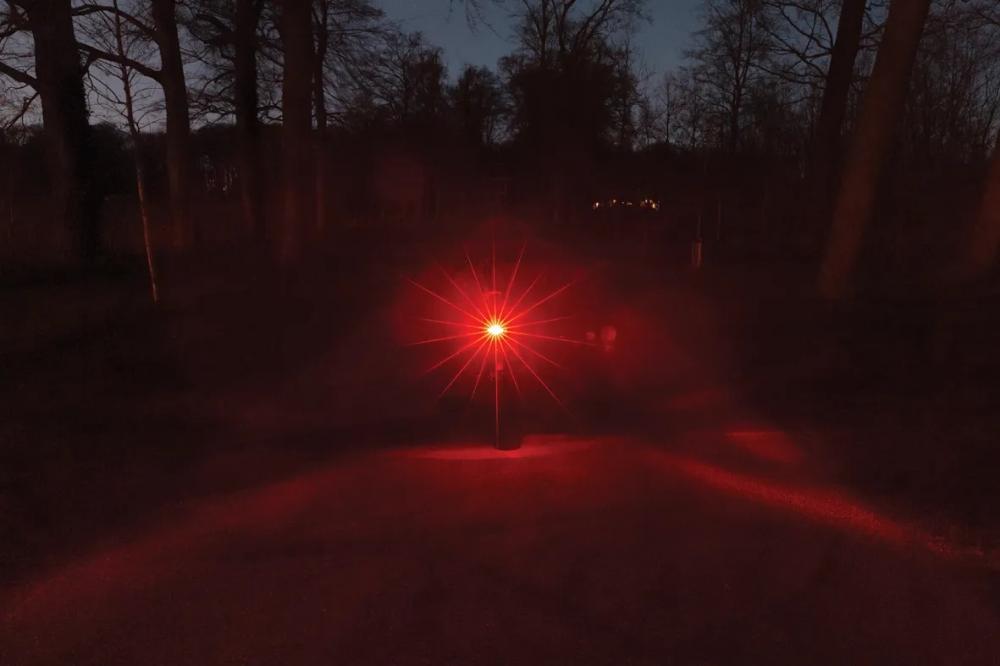 AXA Juno Steady Dynamo-Rücklicht 80mm - Standlicht LED Fahrrad-Rücklicht schwarz StVZO