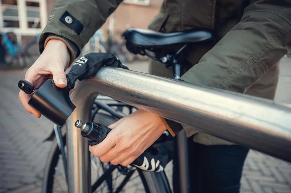 AXA Kettenschloss Absolute 110/9 - Hochsicheres Fahrradschloss mit 9mm Kettenglieder
