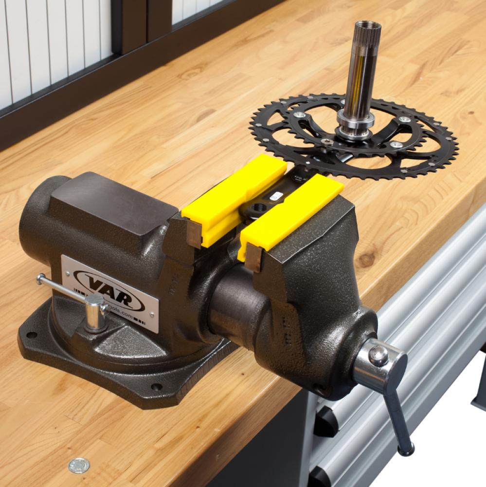 VAR Schraubstock DV-09000 100 mm - robuster Werkbankschraubstock für präzises Spannen