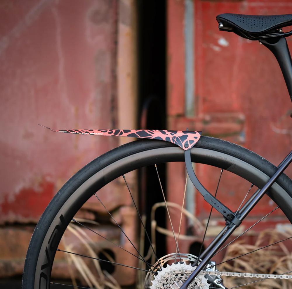 Ass Savers Win Wing 2 Road Squid, ultraleichter HR-Spritzschutz für Rennräder, werkzeugfrei montierbar, bis 35 mm Reifen, 64 g